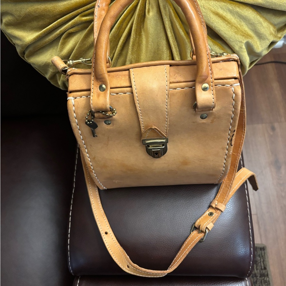 Elegant Tan Leather Satchel